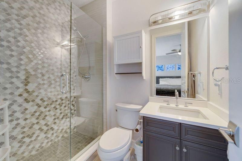 For Rent: $6,995 (6 beds, 5 baths, 4276 Square Feet)