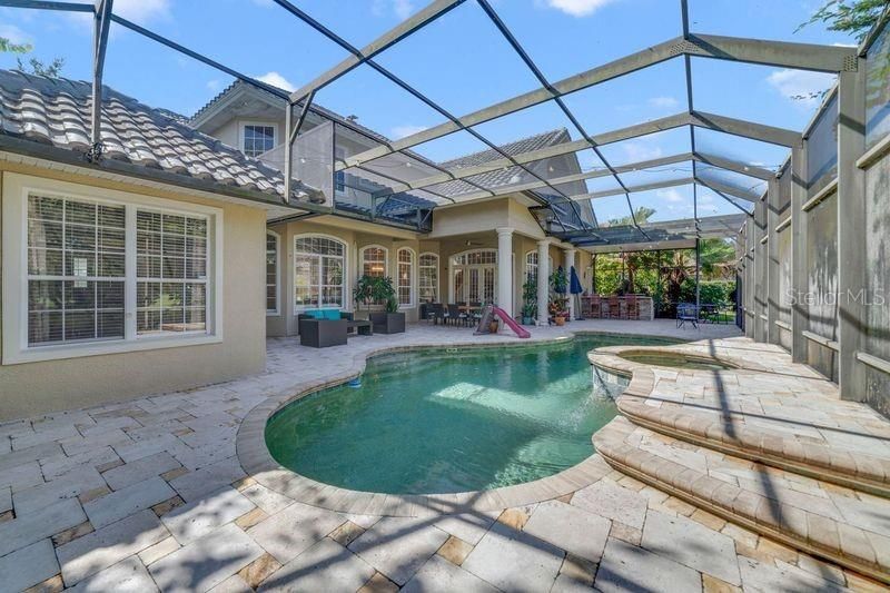 For Rent: $6,995 (6 beds, 5 baths, 4276 Square Feet)