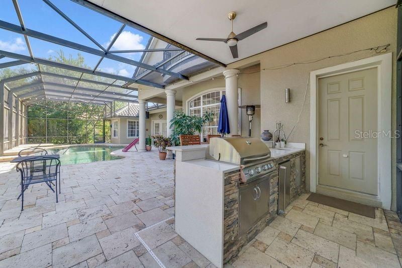 For Rent: $6,995 (6 beds, 5 baths, 4276 Square Feet)