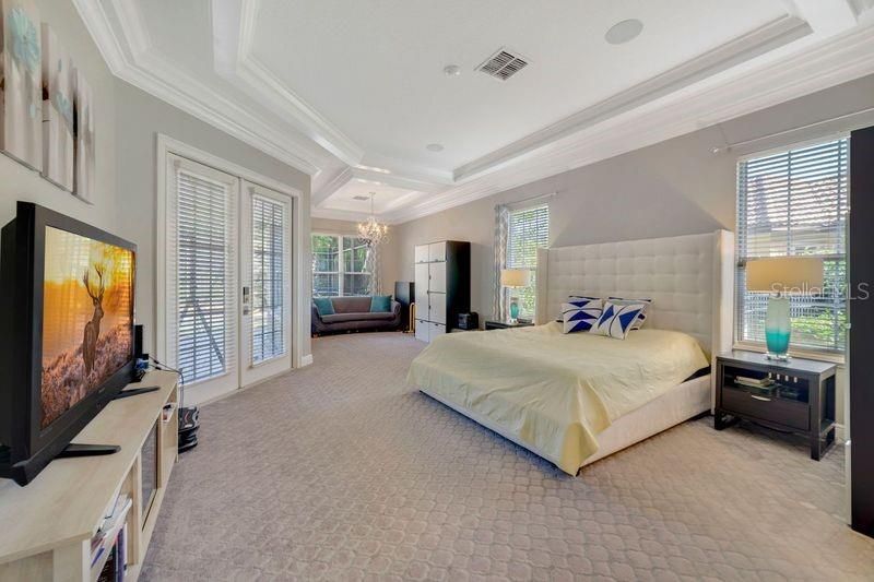 For Rent: $6,995 (6 beds, 5 baths, 4276 Square Feet)