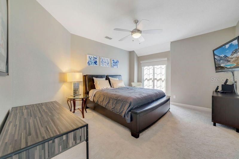 For Rent: $6,995 (6 beds, 5 baths, 4276 Square Feet)