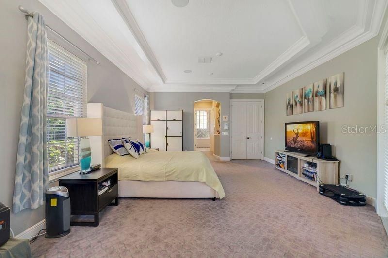 For Rent: $6,995 (6 beds, 5 baths, 4276 Square Feet)