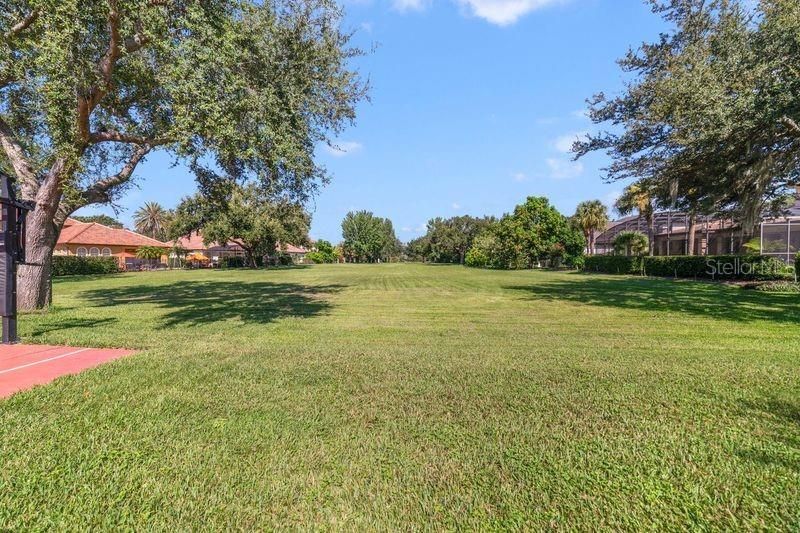 For Rent: $6,995 (6 beds, 5 baths, 4276 Square Feet)