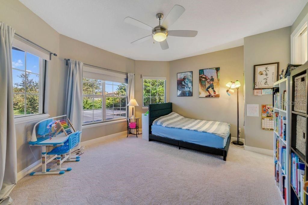 For Rent: $6,995 (6 beds, 5 baths, 4276 Square Feet)