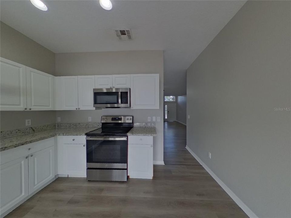 For Rent: $2,089 (4 beds, 2 baths, 1680 Square Feet)