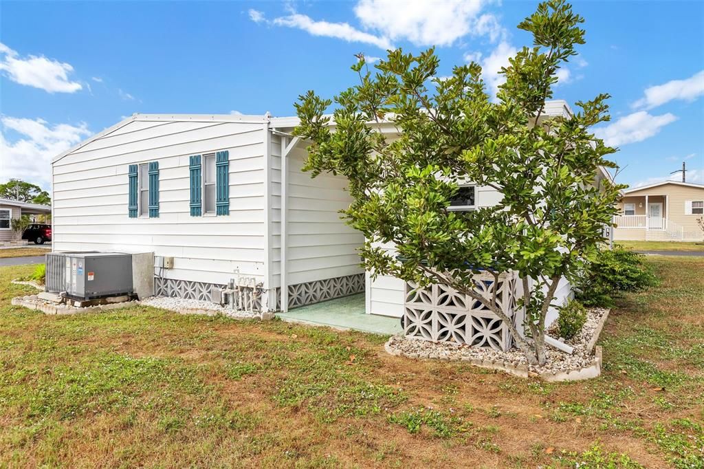 На продажу: $164,500 (2 спален, 2 ванн, 1152 Квадратных фут)