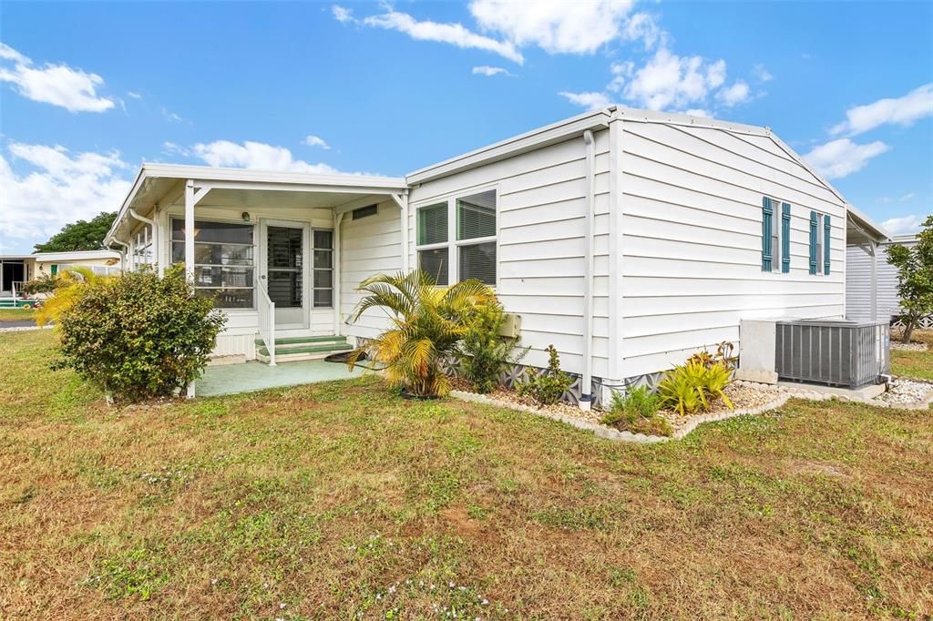 На продажу: $164,500 (2 спален, 2 ванн, 1152 Квадратных фут)