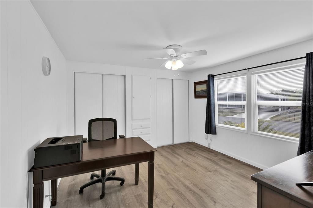 На продажу: $164,500 (2 спален, 2 ванн, 1152 Квадратных фут)