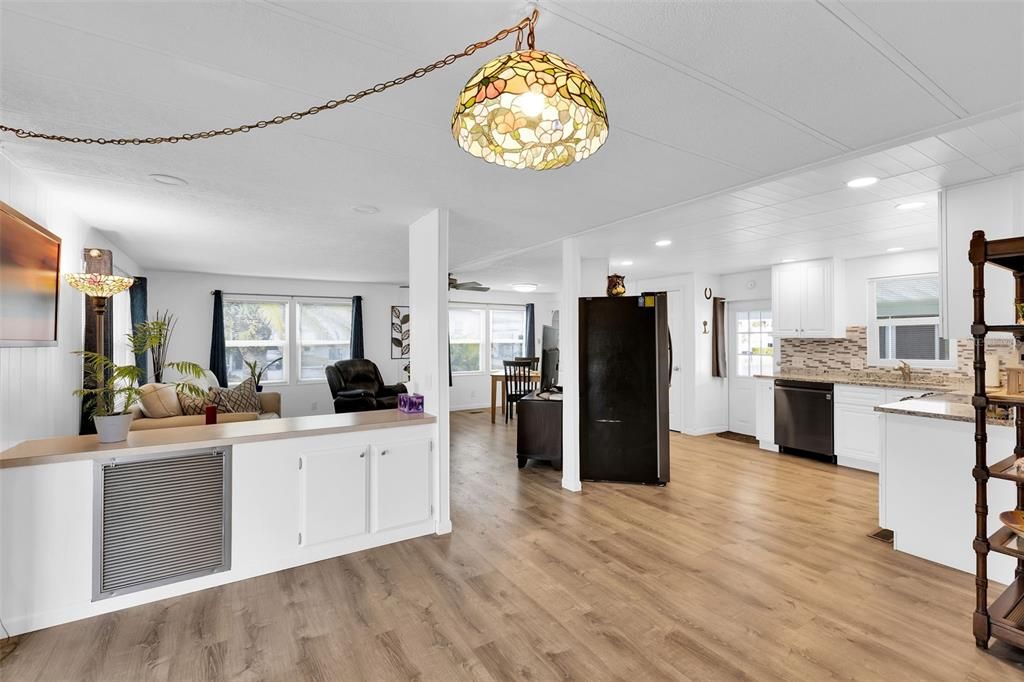 На продажу: $164,500 (2 спален, 2 ванн, 1152 Квадратных фут)