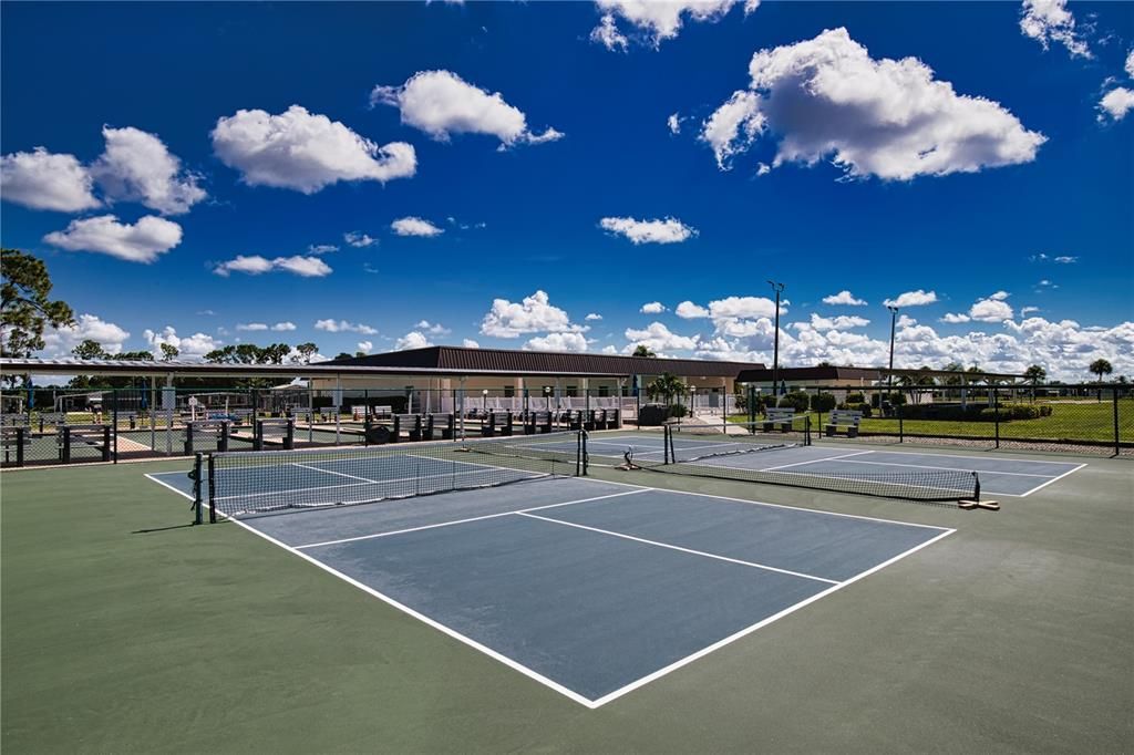 На продажу: $164,500 (2 спален, 2 ванн, 1152 Квадратных фут)