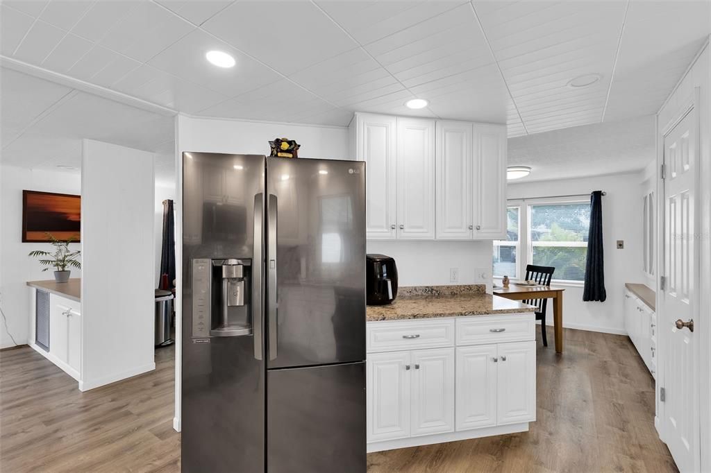 На продажу: $164,500 (2 спален, 2 ванн, 1152 Квадратных фут)