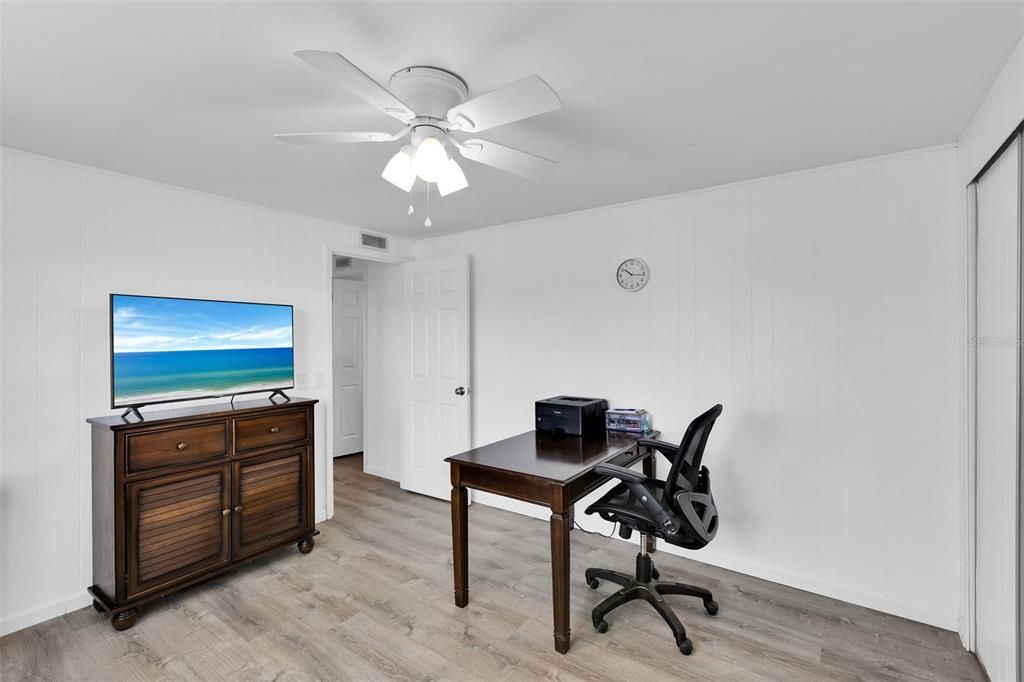 На продажу: $164,500 (2 спален, 2 ванн, 1152 Квадратных фут)