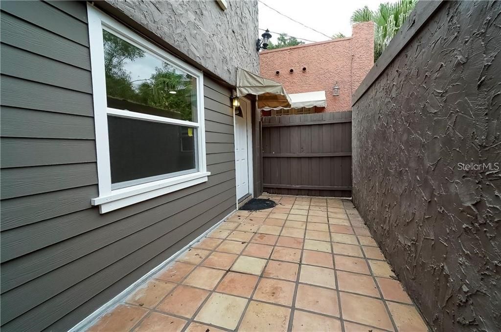 For Rent: $1,600 (1 beds, 1 baths, 544 Square Feet)