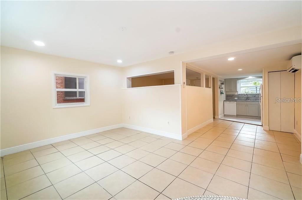 For Rent: $1,600 (1 beds, 1 baths, 544 Square Feet)