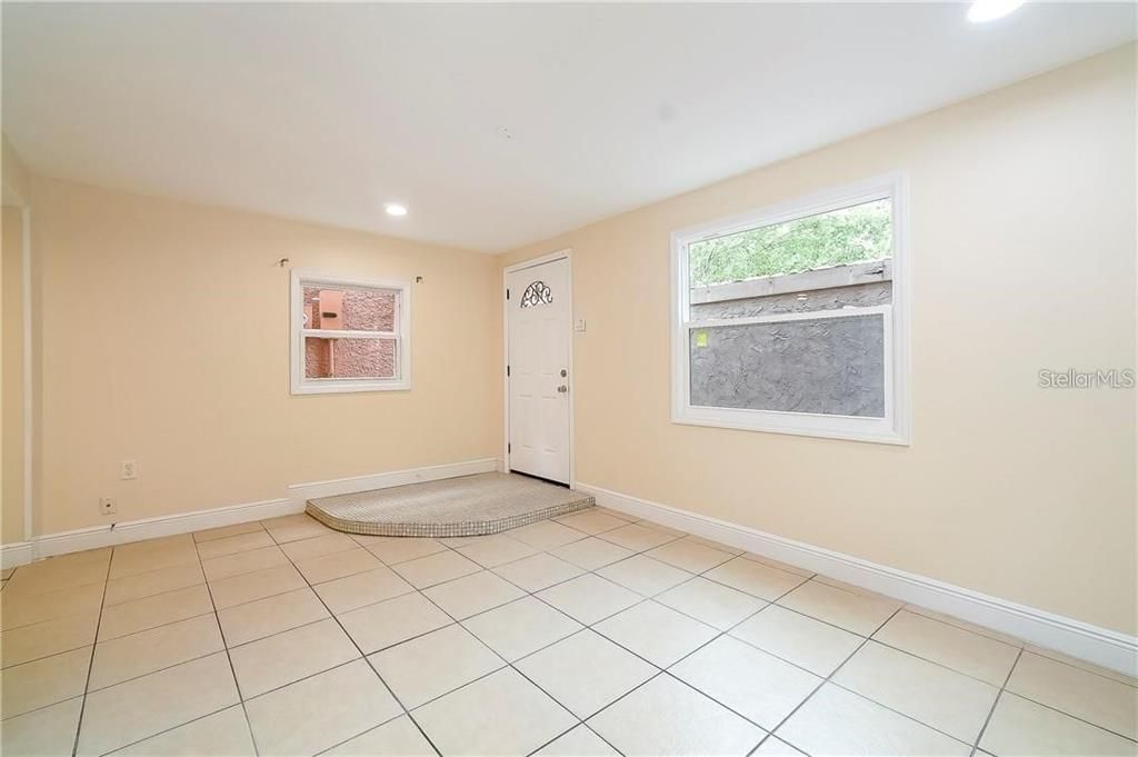 For Rent: $1,600 (1 beds, 1 baths, 544 Square Feet)