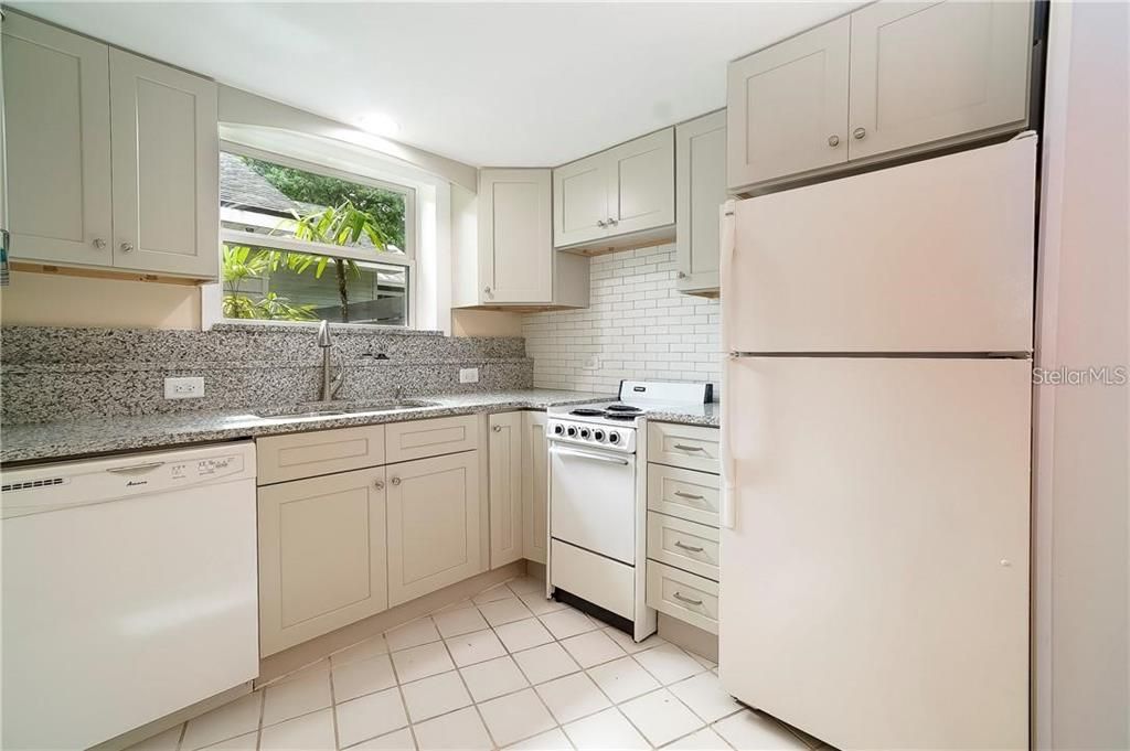 For Rent: $1,600 (1 beds, 1 baths, 544 Square Feet)