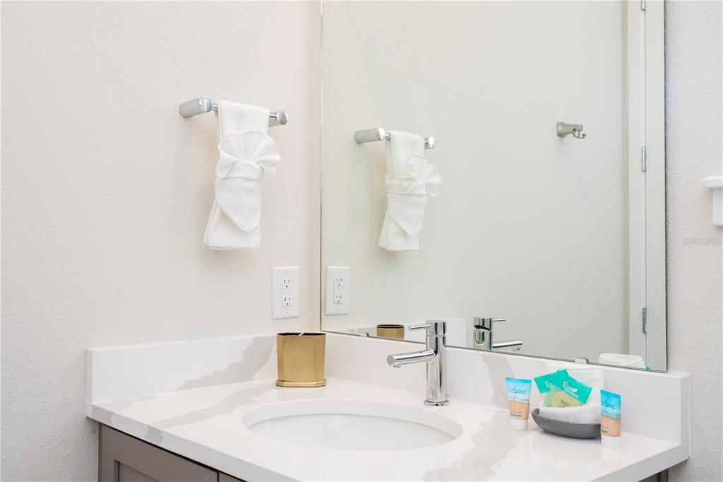 出租: $3,100 (3 贝兹, 2 浴室, 1659 平方英尺)