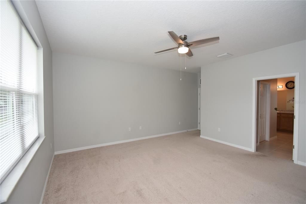 En Renta: $2,100 (3 camas, 2 baños, 1832 Pies cuadrados)