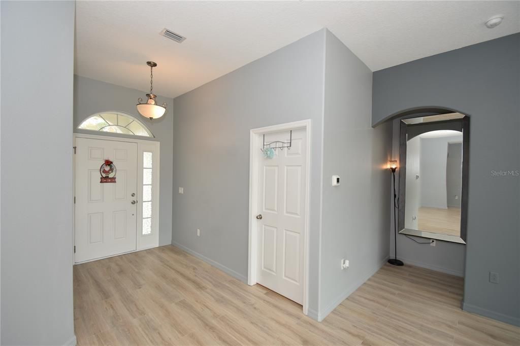 En Renta: $2,100 (3 camas, 2 baños, 1832 Pies cuadrados)