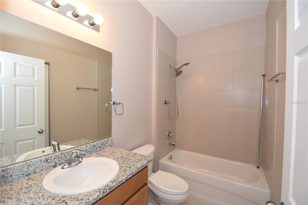 En Renta: $2,100 (3 camas, 2 baños, 1832 Pies cuadrados)