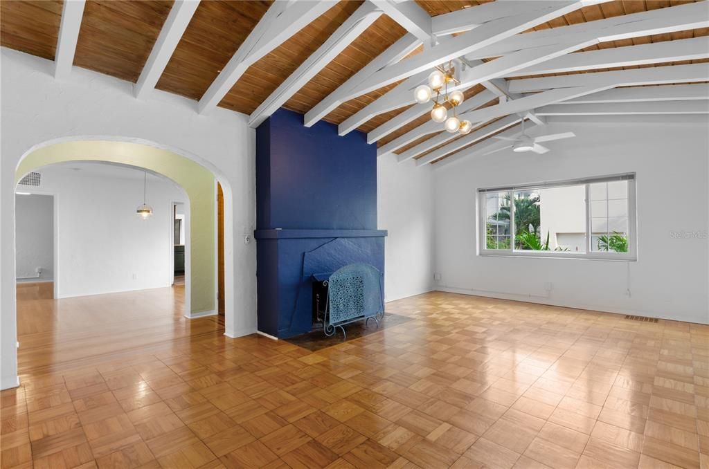 На продажу: $795,000 (4 спален, 3 ванн, 2068 Квадратных фут)