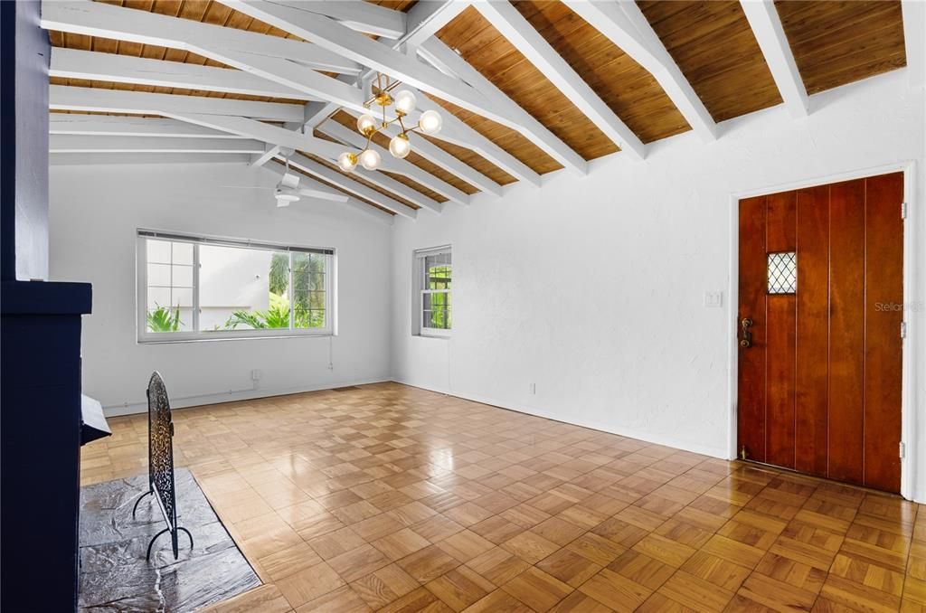 На продажу: $795,000 (4 спален, 3 ванн, 2068 Квадратных фут)