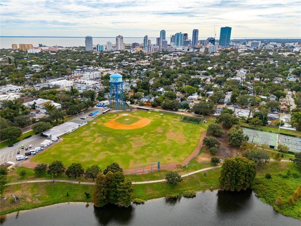 На продажу: $795,000 (4 спален, 3 ванн, 2068 Квадратных фут)