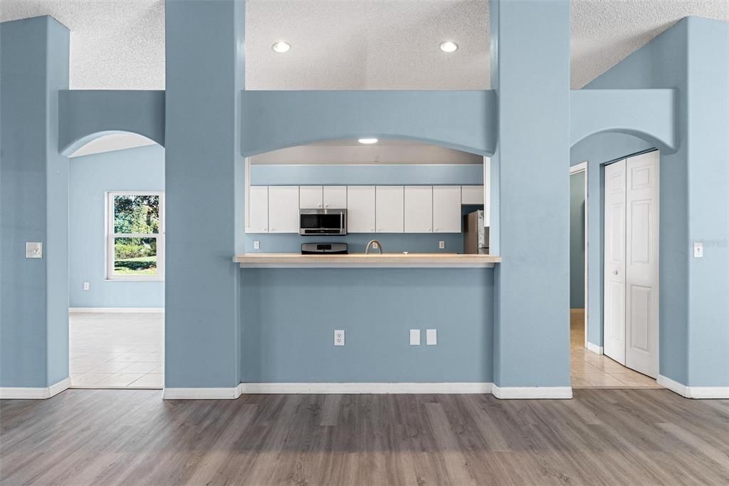 En Venta: $315,000 (3 camas, 2 baños, 1921 Pies cuadrados)