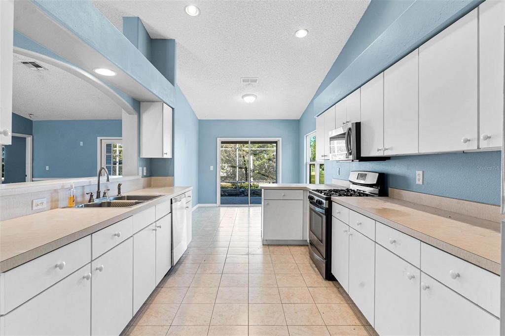 En Venta: $315,000 (3 camas, 2 baños, 1921 Pies cuadrados)