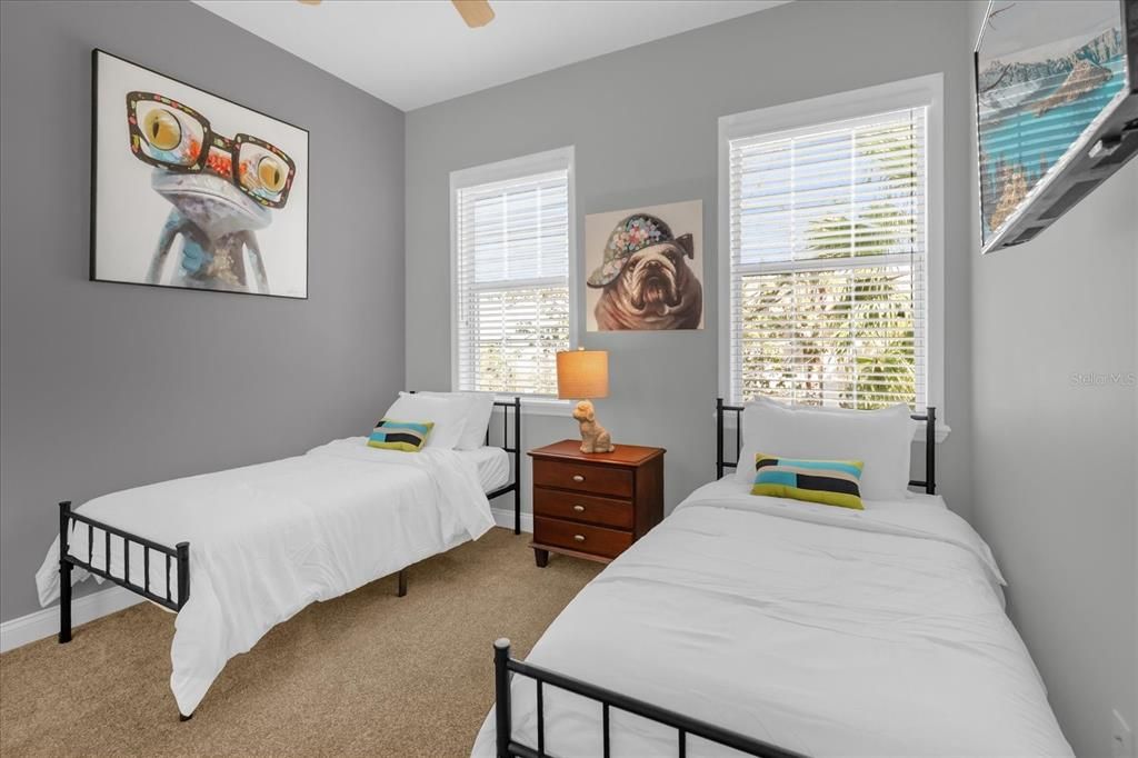 For Sale: $345,000 (3 beds, 2 baths, 1419 Square Feet)