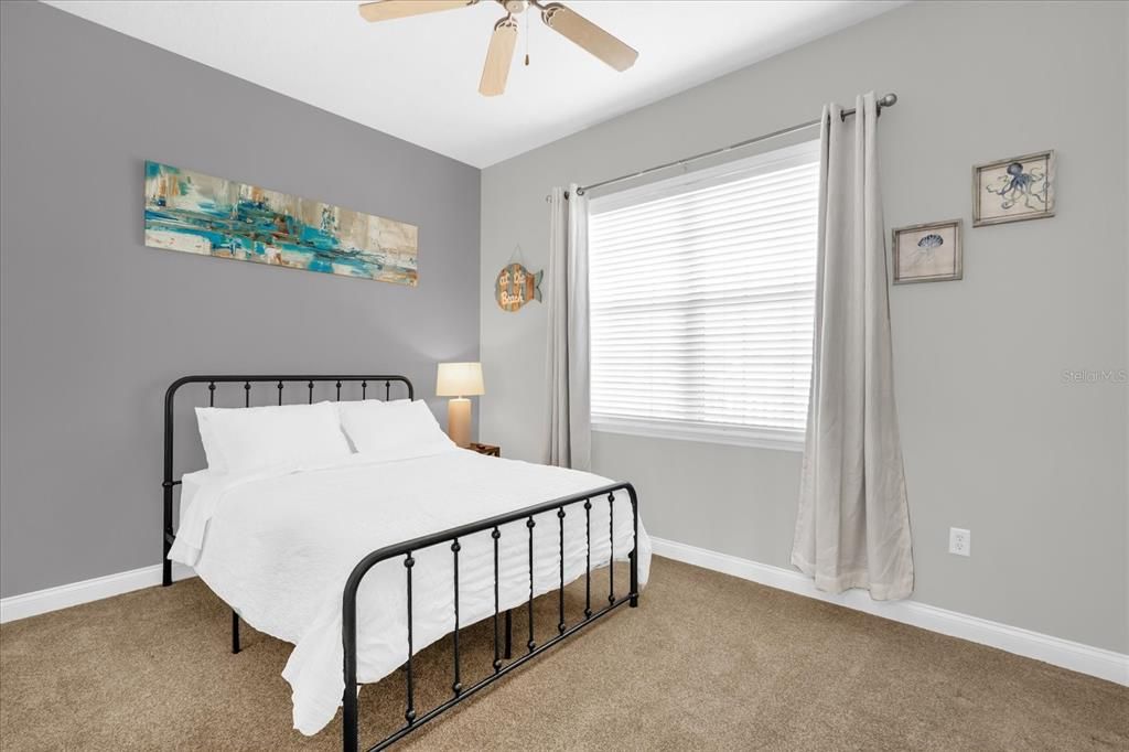 For Sale: $345,000 (3 beds, 2 baths, 1419 Square Feet)