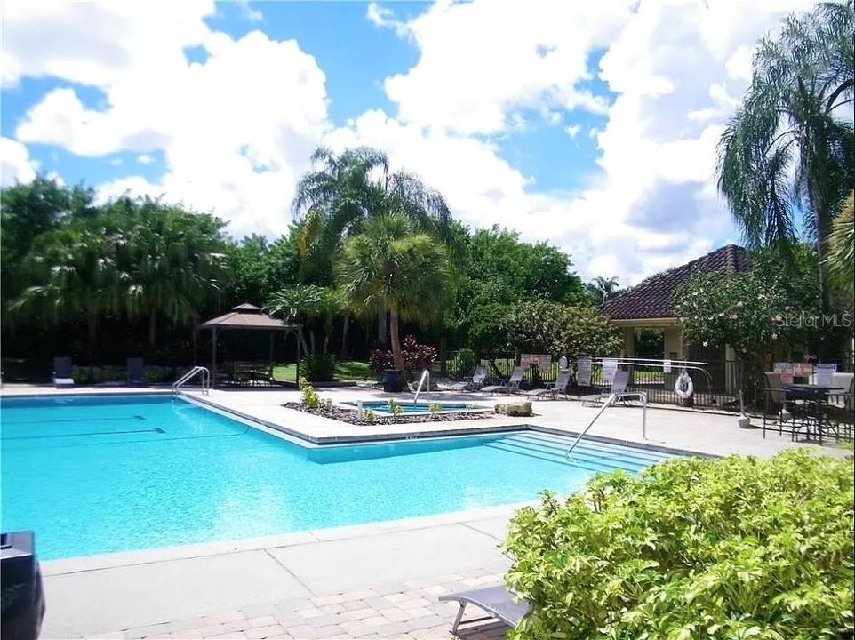 待售: $134,900 (1 贝兹, 1 浴室, 616 平方英尺)