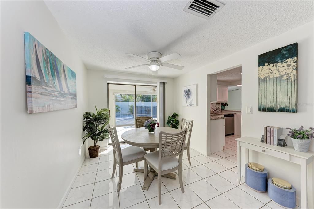 待售: $399,900 (3 贝兹, 2 浴室, 1587 平方英尺)