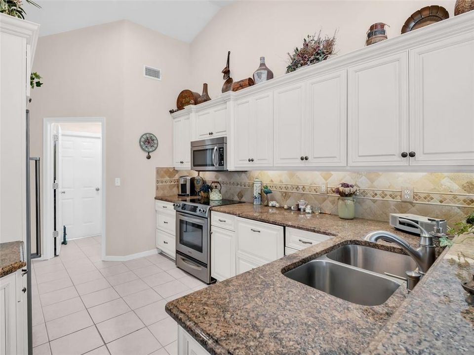 En Venta: $425,000 (3 camas, 2 baños, 1766 Pies cuadrados)