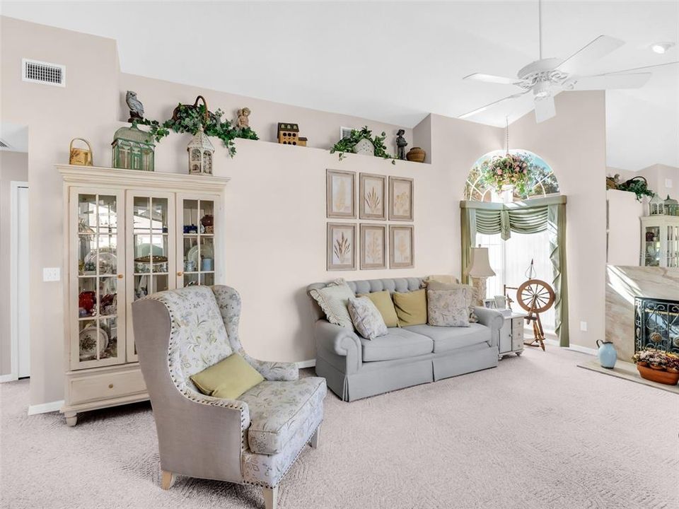 En Venta: $425,000 (3 camas, 2 baños, 1766 Pies cuadrados)