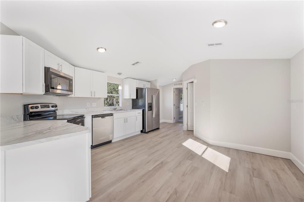 En Venta: $229,950 (3 camas, 2 baños, 1216 Pies cuadrados)