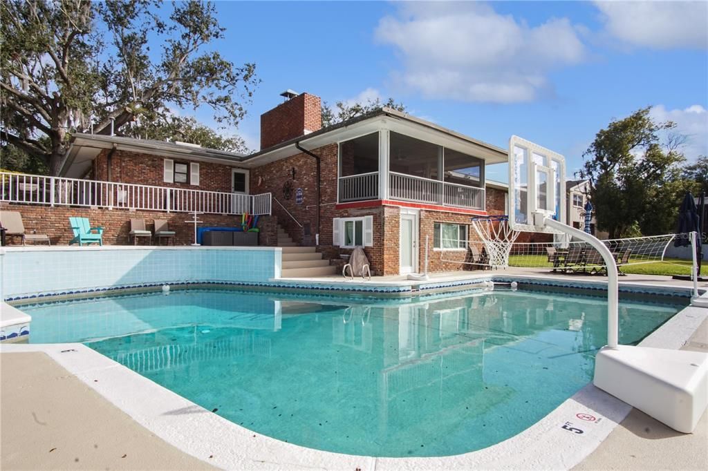 Под контрактом: $2,600 (4 спален, 4 ванн, 2671 Квадратных фут)