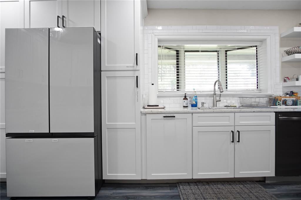 Под контрактом: $2,600 (4 спален, 4 ванн, 2671 Квадратных фут)