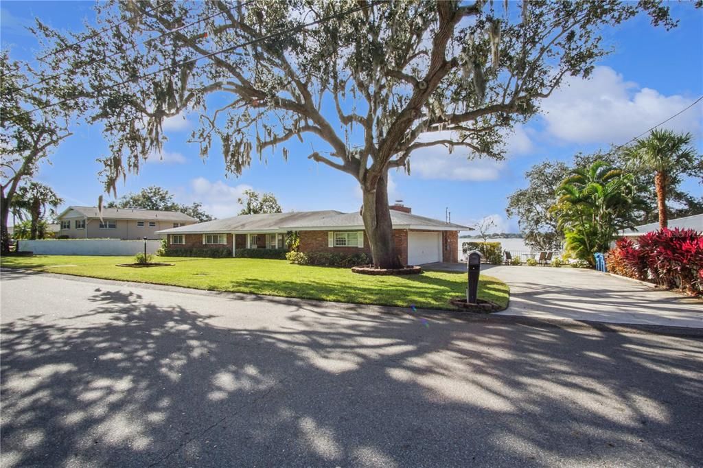 Под контрактом: $2,600 (4 спален, 4 ванн, 2671 Квадратных фут)