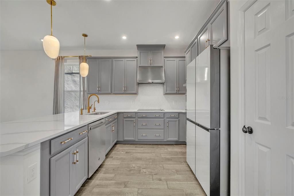 待售: $739,990 (4 贝兹, 2 浴室, 2196 平方英尺)