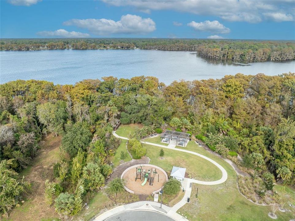 En Venta: $739,990 (4 camas, 2 baños, 2196 Pies cuadrados)