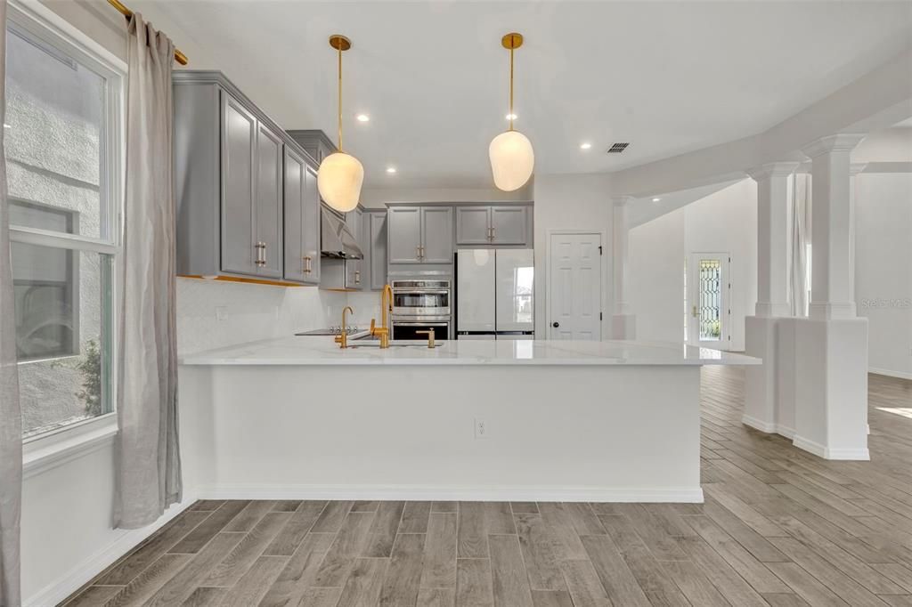 待售: $739,990 (4 贝兹, 2 浴室, 2196 平方英尺)