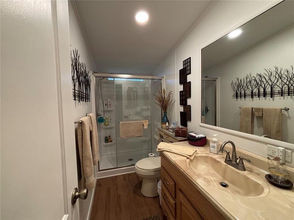 For Sale: $169,400 (2 beds, 2 baths, 1300 Square Feet)