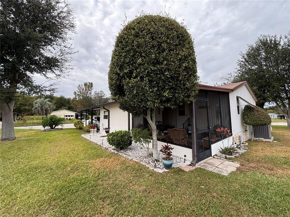 For Sale: $169,400 (2 beds, 2 baths, 1300 Square Feet)