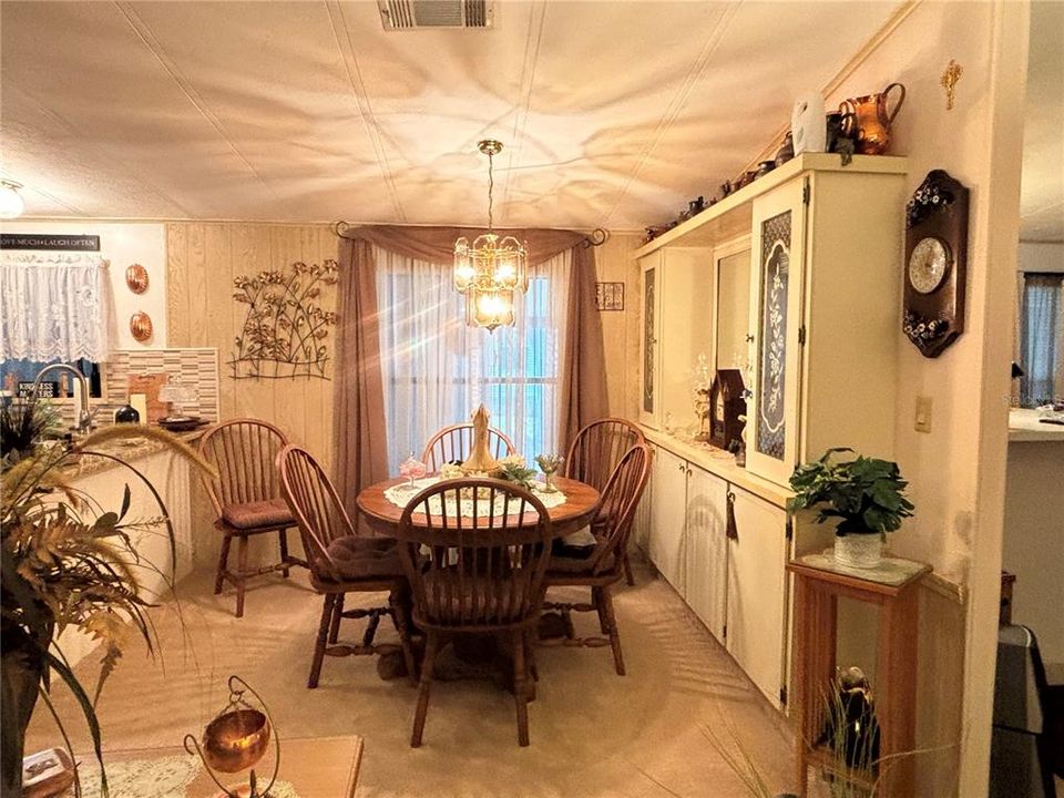 For Sale: $169,400 (2 beds, 2 baths, 1300 Square Feet)