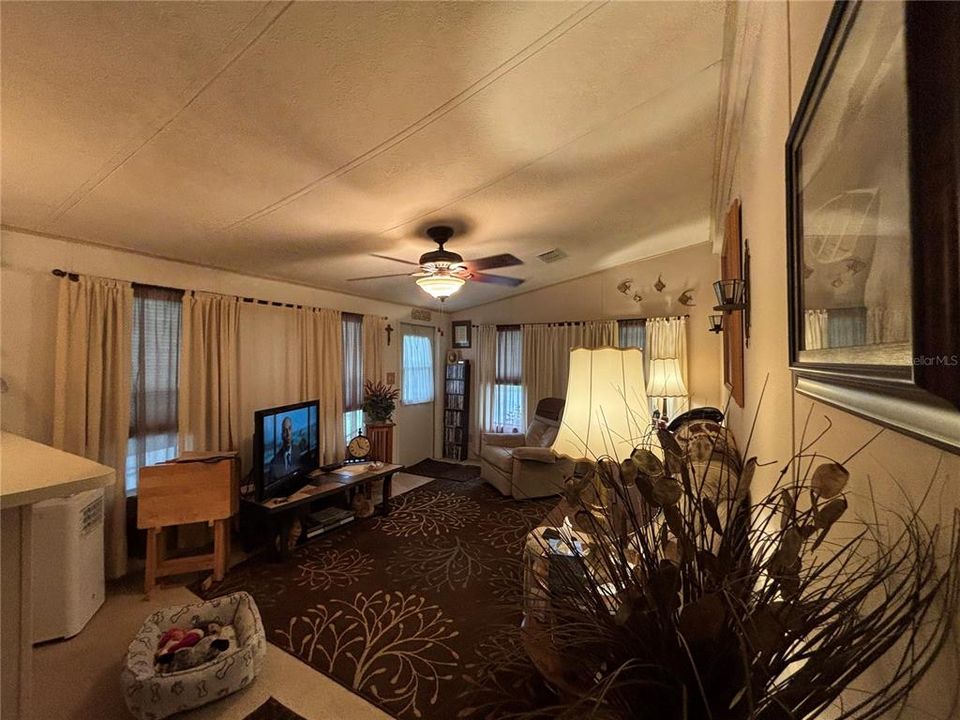 For Sale: $169,400 (2 beds, 2 baths, 1300 Square Feet)