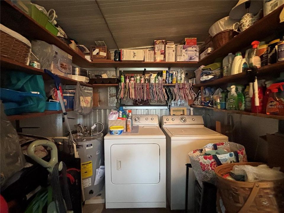 For Sale: $169,400 (2 beds, 2 baths, 1300 Square Feet)