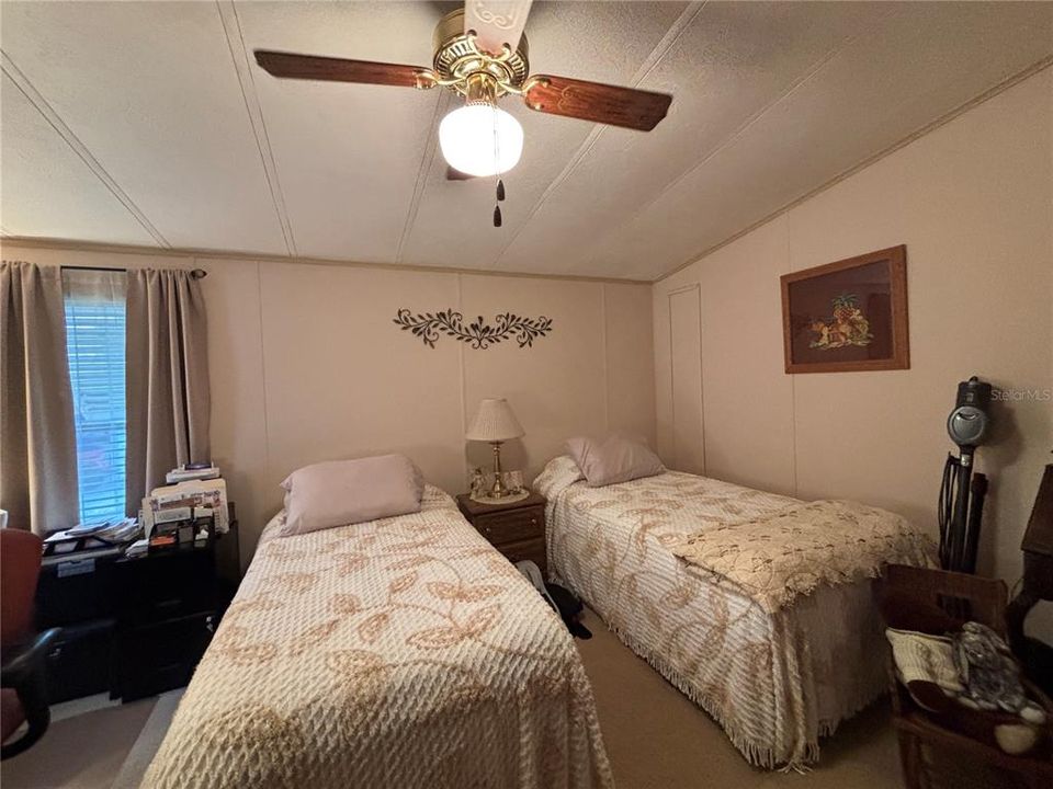 For Sale: $169,400 (2 beds, 2 baths, 1300 Square Feet)