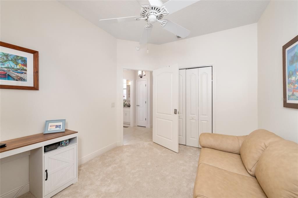 На продажу: $439,900 (3 спален, 2 ванн, 1621 Квадратных фут)