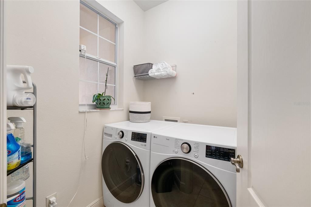 На продажу: $439,900 (3 спален, 2 ванн, 1621 Квадратных фут)